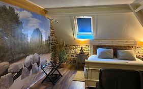 B&B. Het Hunebed Rolde
